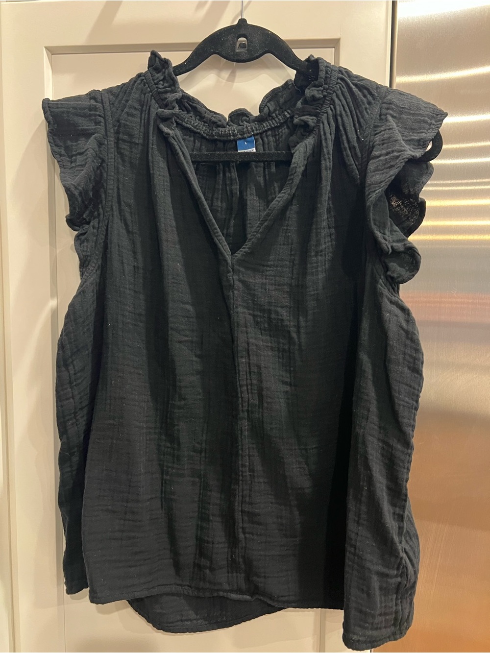 Old Navy Black Ruffled Cap Sleeve Blouse, Size Large